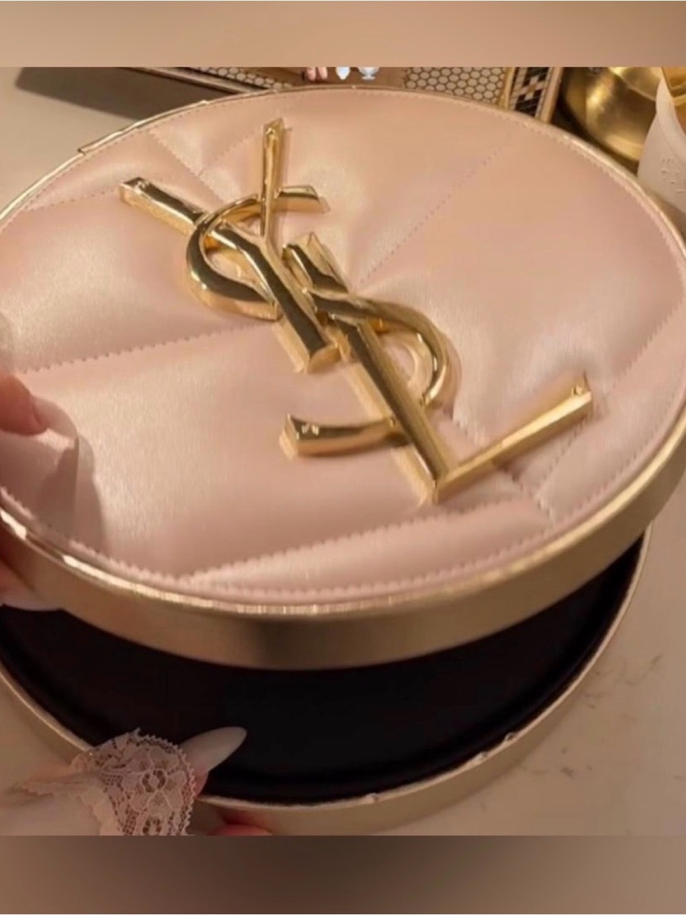 YSLPink Quilted Round Vanity Case